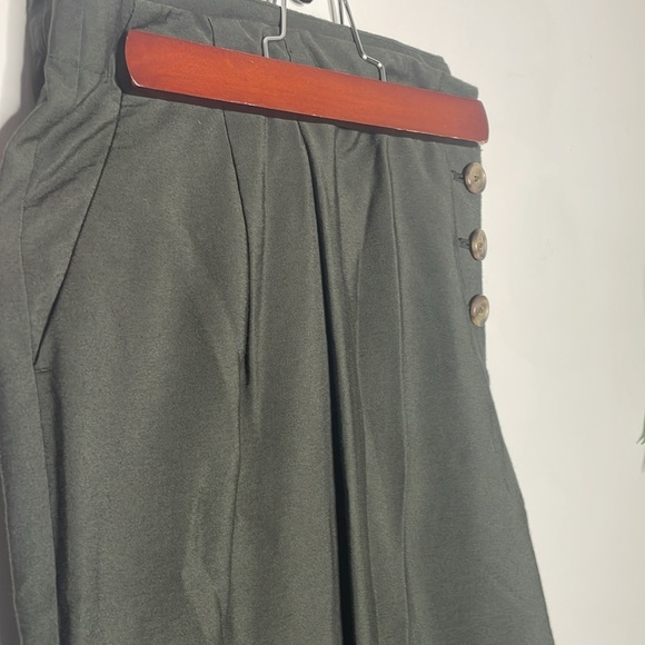 LOFT Plus Button Front Lightweight Fluid High Waisted Capri Pants - Picture 3 of 9